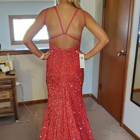 Long formal - Picture 2 of 6